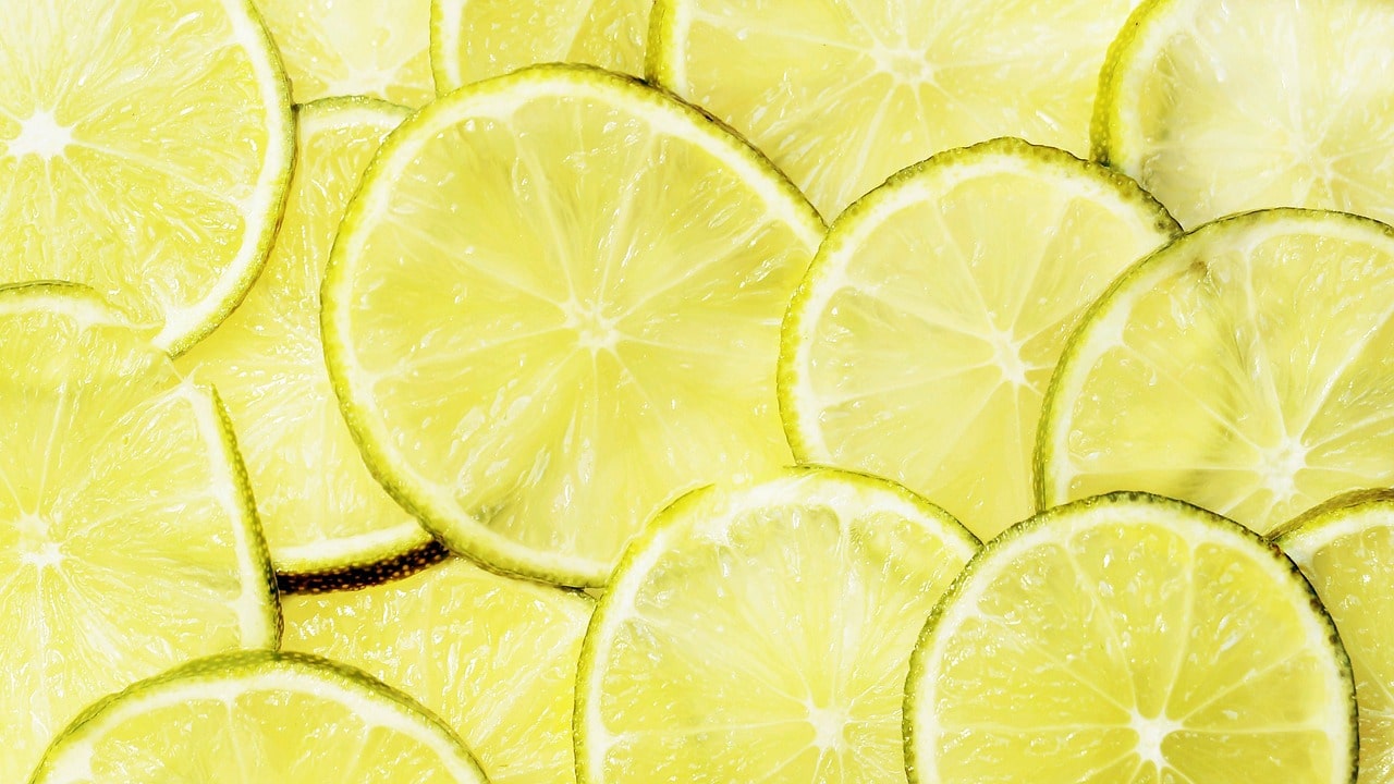 sliced lemons with vitamin C