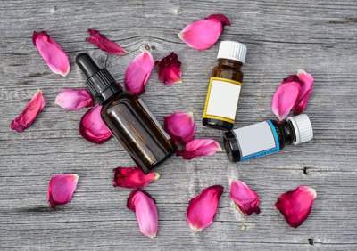 Rose oil benefits for hair