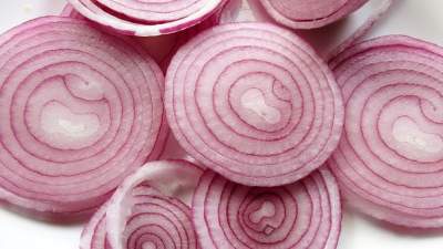 How To Use Onion Juice For Hair Regrowth