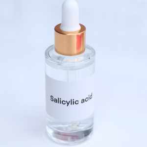 a glass bottle of Salicylic Acid